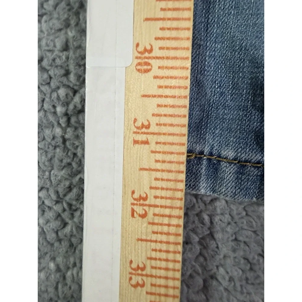 Levis 569 Jeans Blue Relaxed Straight Fit Light Wash Mens Size 34x32 FITS 36x32